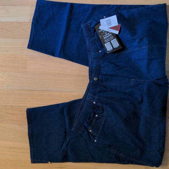 Cathy Daniels Plus Size Pull on Denim Capri - Picture 2 of 4